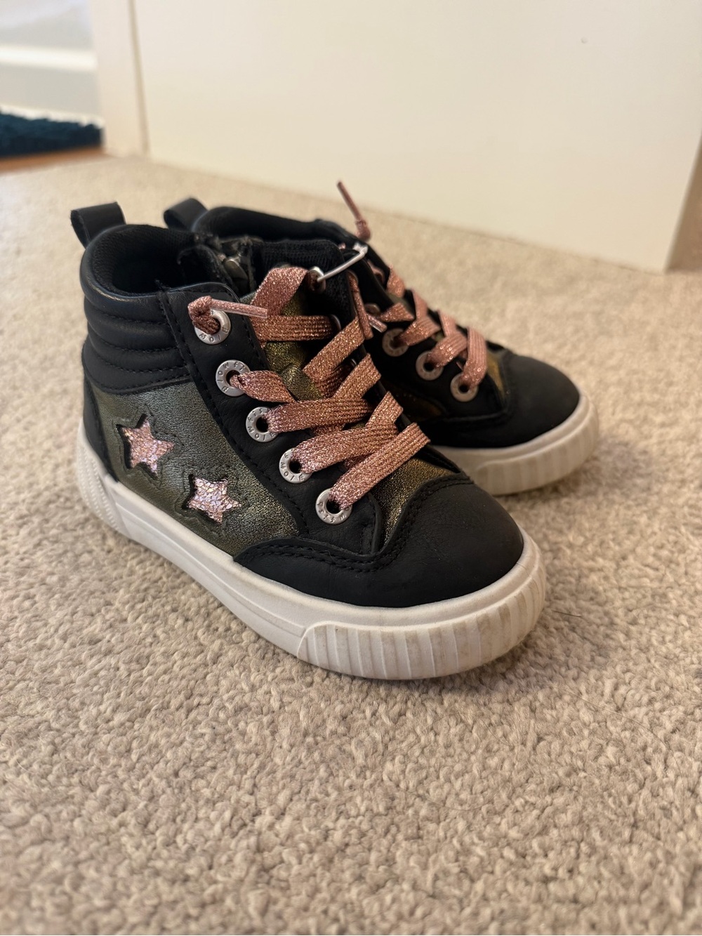 Toddler Blowfish HighTops with Pink Glitter Stars and Laces, size 7